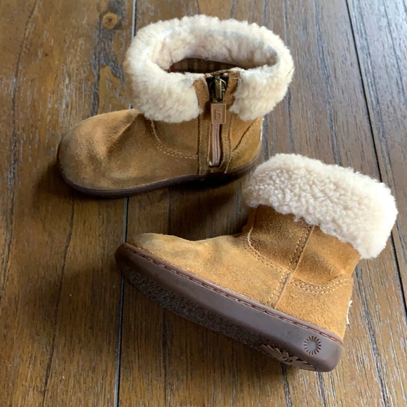 UGG Jorie Boots - Picture 2 of 9